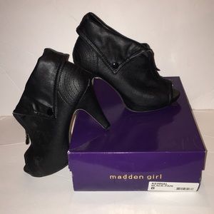 Women’s dress boots